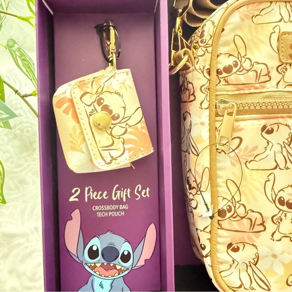 Disney Stitch 2-Piece Gift Set Crossbody Bag + Tech Pouch NWT - Picture 2 of 10